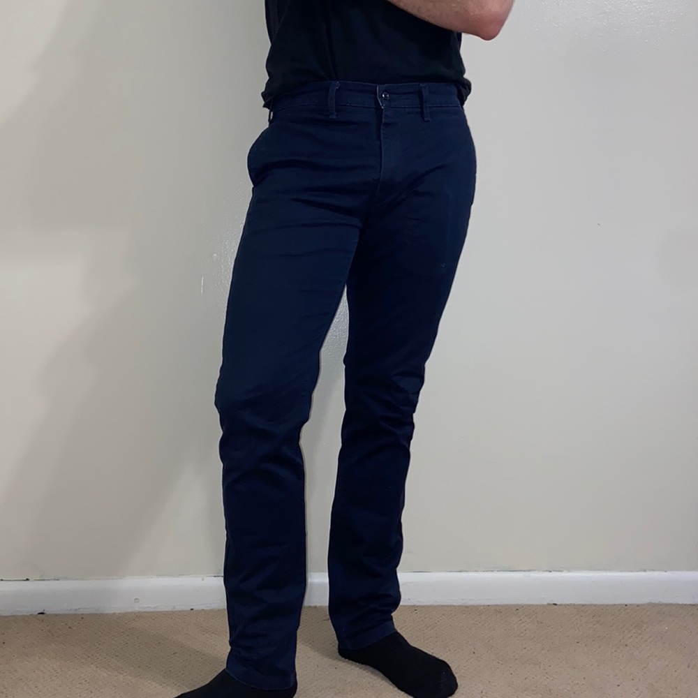 Navy blue Levi Chinos